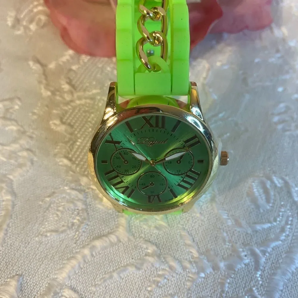 🥀Women’s Dgjud Silicone Roman Numeral Chained Watch